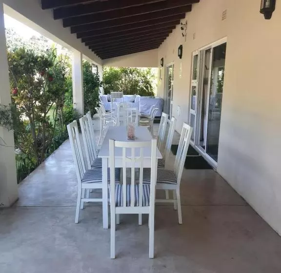 Majatalo Tropicana Guesthouse