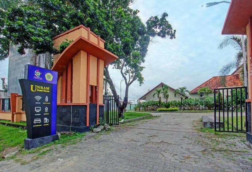 Pensió Unram Guest House