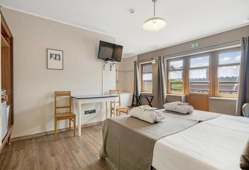 تختخواب و صبحانه Café René Borgloon