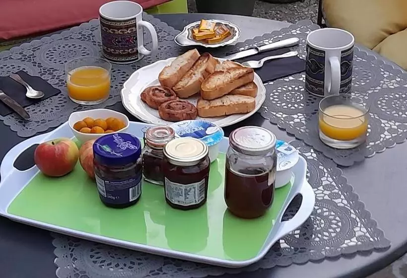 Aamiaismajoitus (B&B) Sur Le Chemin