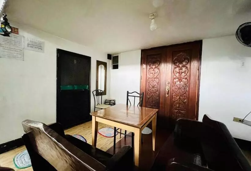 Hotelli King Henry S Transient House