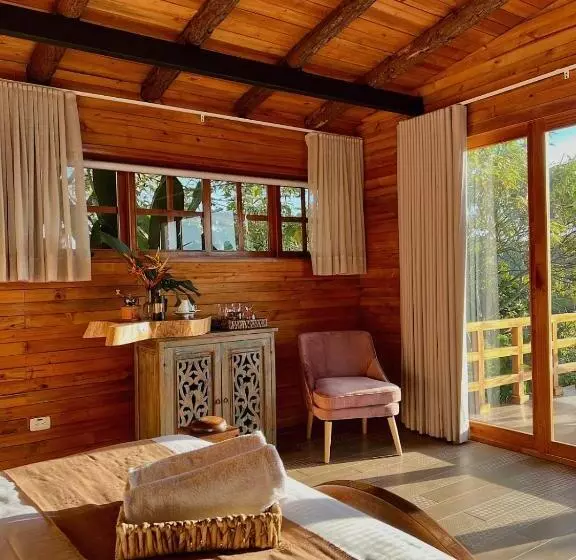 Hotelli La Perla Finca