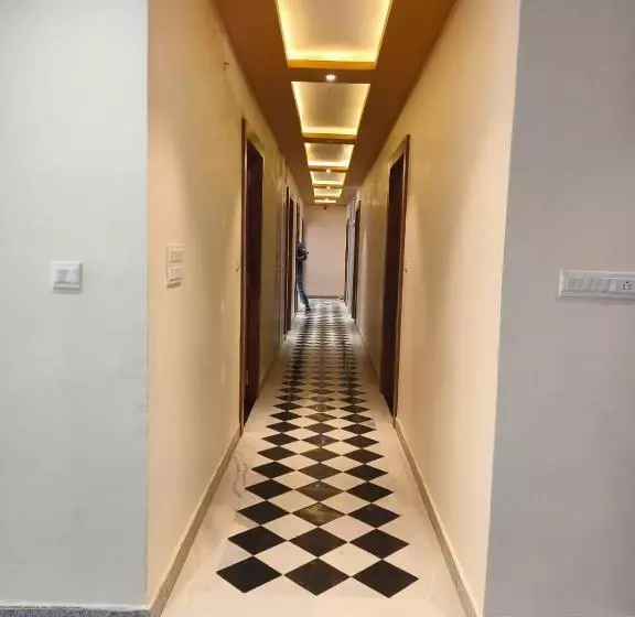 ホテル Paradise Palace & Restaurant, Udaipur
