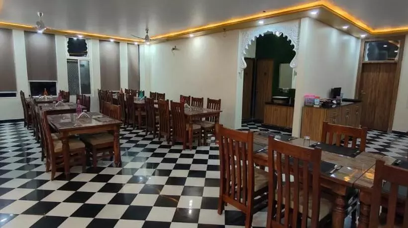 ホテル Paradise Palace & Restaurant, Udaipur