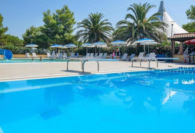 Isa Appartament Standard 4 Beds, Air Conditioning And Private Outdoor Area In Village With 6 Swimmin