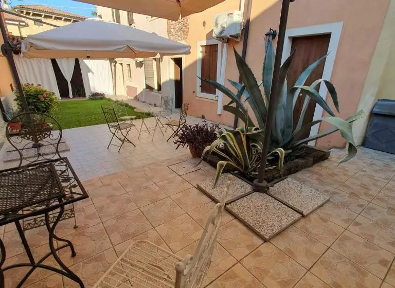 ペンション Gesuitirooms