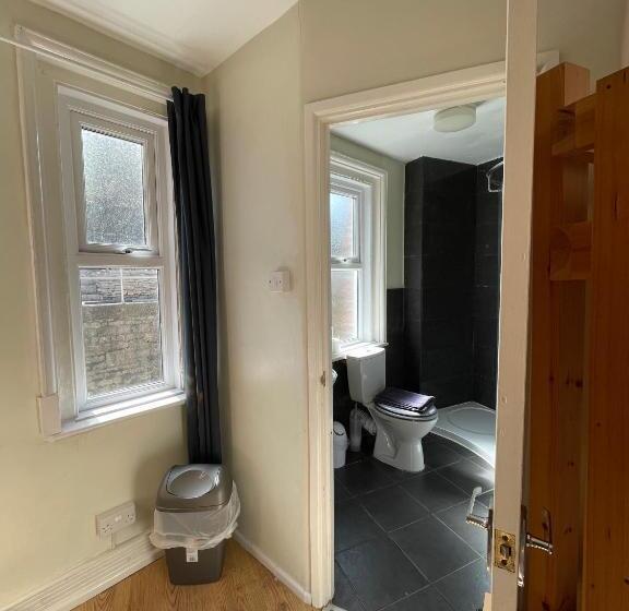 Portland Outdoor Centre Hostel