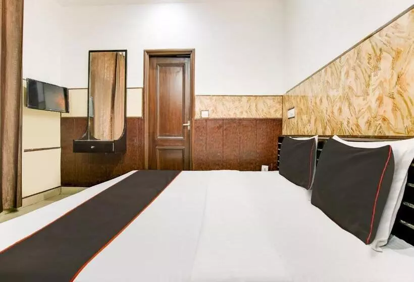 Collection O Hotel Radis Inn