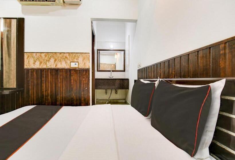 Collection O Hotel Radis Inn