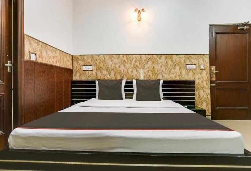 Collection O Hotel Radis Inn