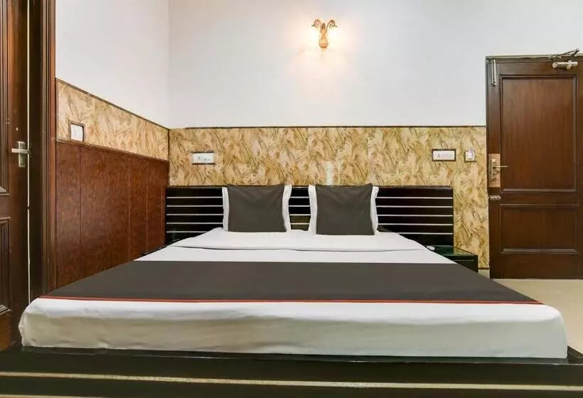Collection O Hotel Radis Inn