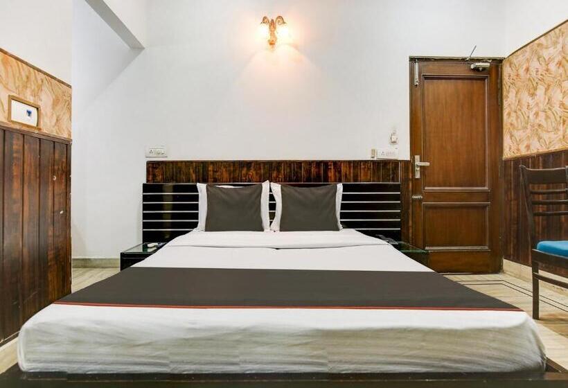 Collection O Hotel Radis Inn