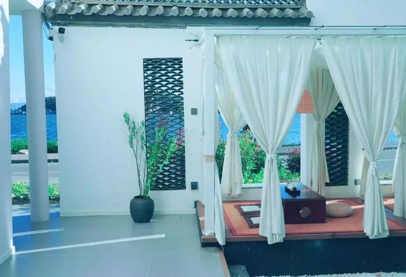 Hotelli Dali Fish Inn Sea View