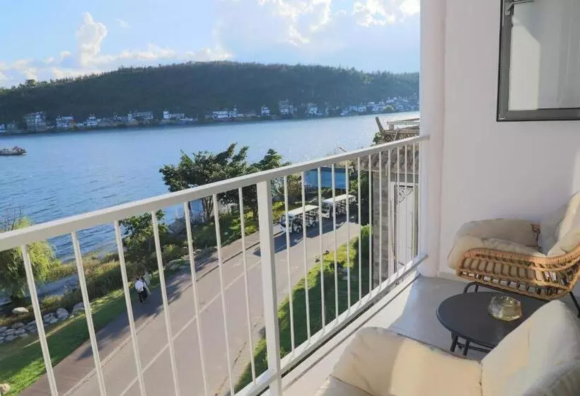 Hotelli Dali Fish Inn Sea View