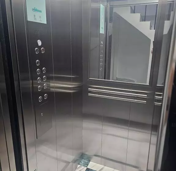 Hotelli Happy Beach Jomtien Guesthouse