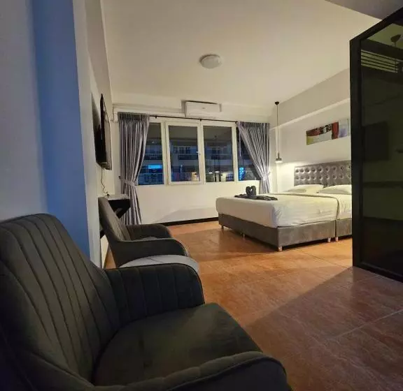 Hotelli Happy Beach Jomtien Guesthouse