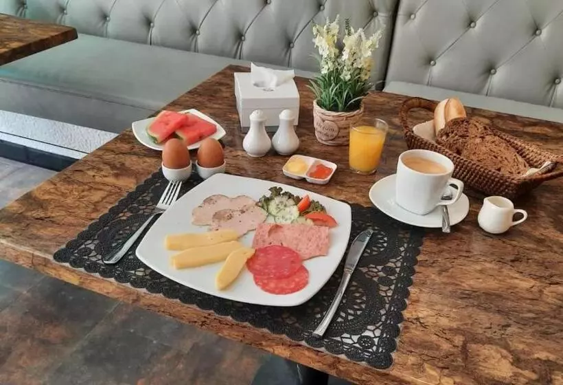 Hotelli Happy Beach Jomtien Guesthouse