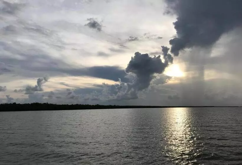 ホテル Kanikasundari Home Stay