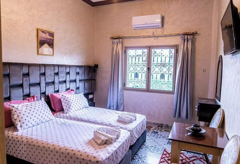 هتل La Vallee Des Kasbahs Chez Ilyas