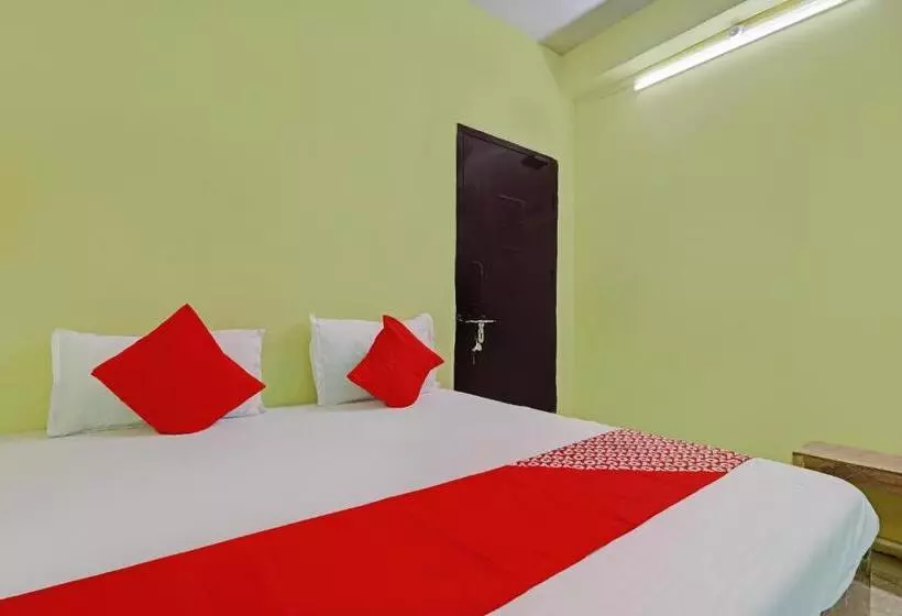 ホテル Oyo Flaghsip 81302 Golden Guest House
