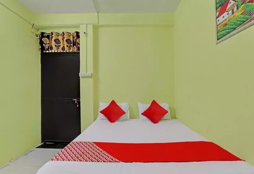 ホテル Oyo Flaghsip 81302 Golden Guest House