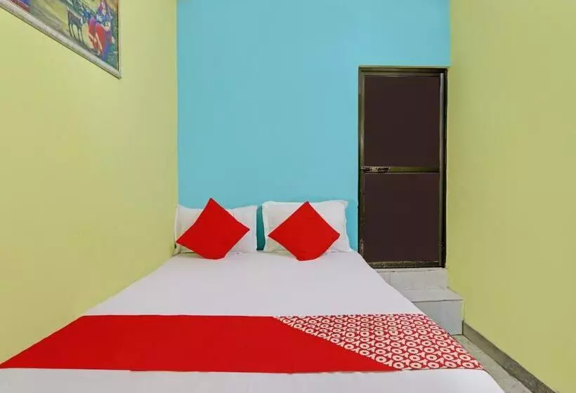 ホテル Oyo Flaghsip 81302 Golden Guest House
