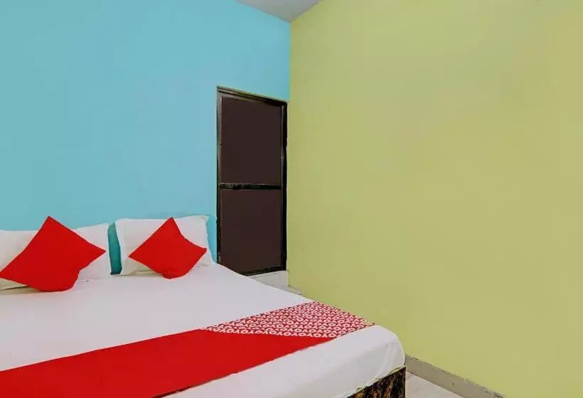 ホテル Oyo Flaghsip 81302 Golden Guest House