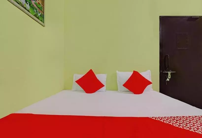 ホテル Oyo Flaghsip 81302 Golden Guest House