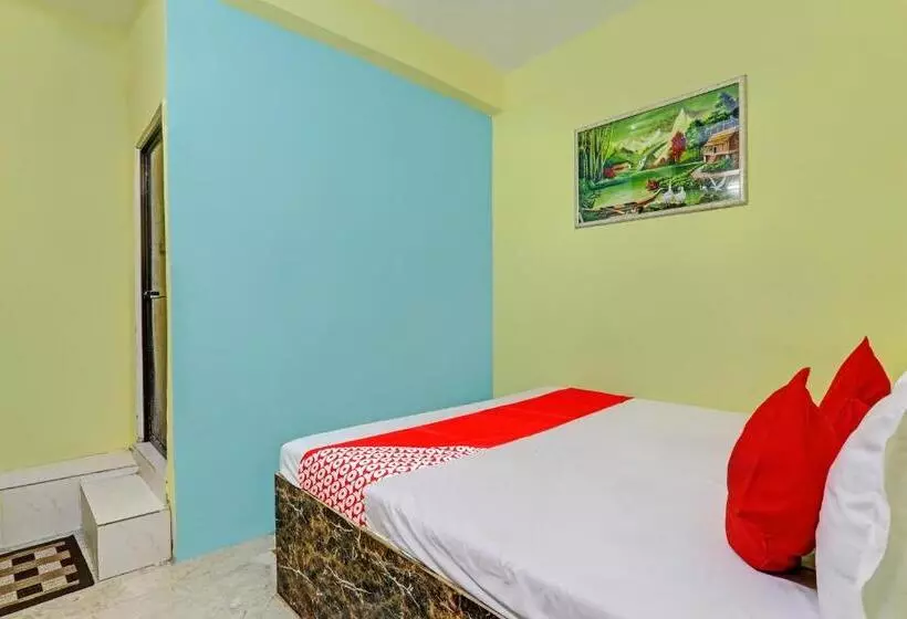 ホテル Oyo Flaghsip 81302 Golden Guest House