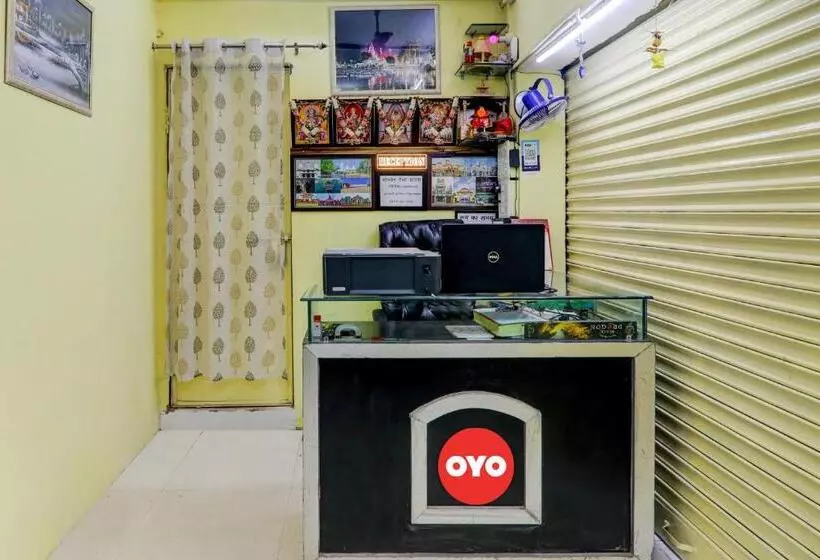 ホテル Oyo Flaghsip 81302 Golden Guest House