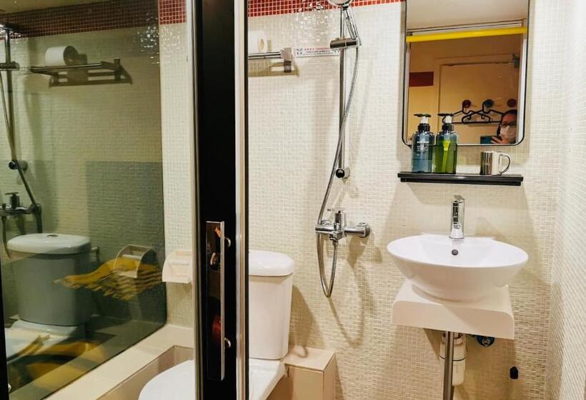 پانسیون 香港九巴旅馆 Kmb Guesthouse