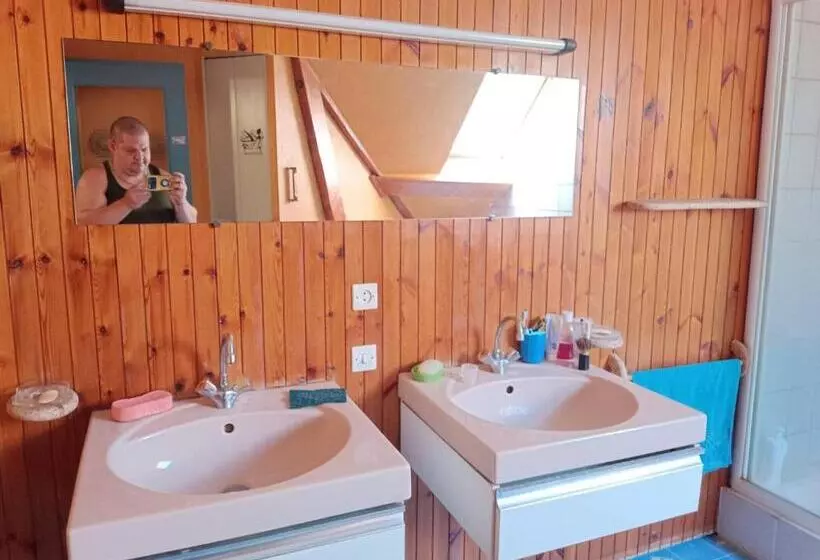 ペンション Room In Bb   Lit 2 Personnes Avec Un Grand Bureau