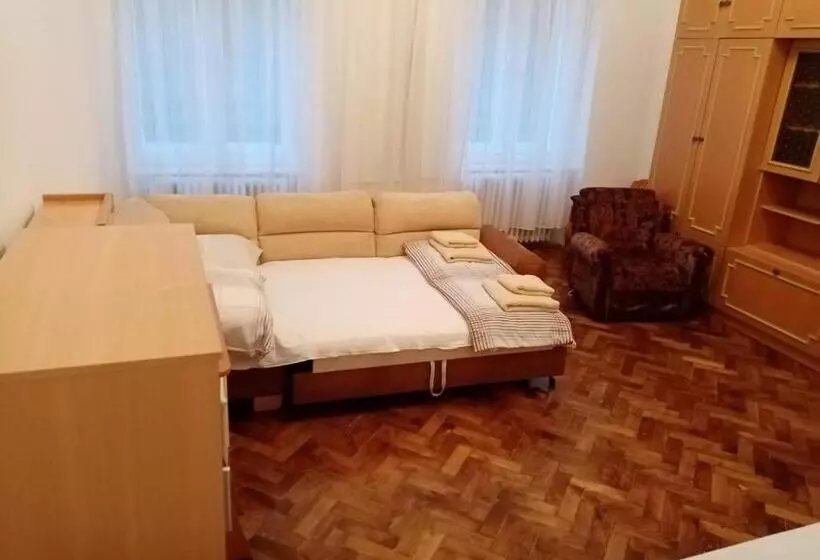 پانسیون Rooms For Exit 2024   For 2 Or 4 People For 4 Nights 11 15 July