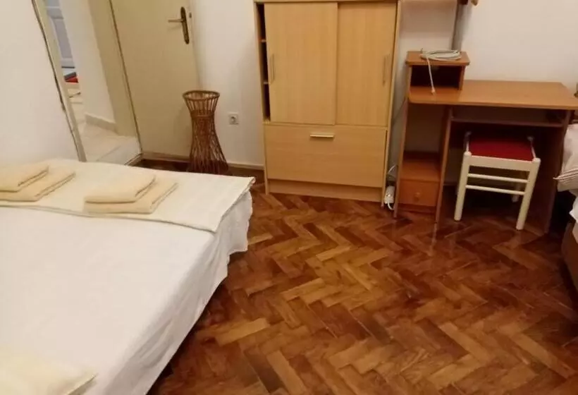 پانسیون Rooms For Exit 2024   For 2 Or 4 People For 4 Nights 11 15 July