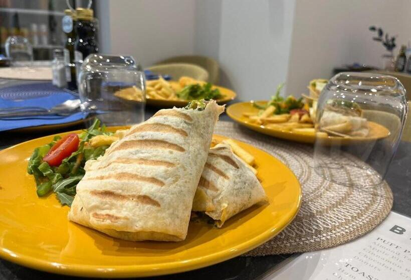 پانسیون The Central Guesthouse