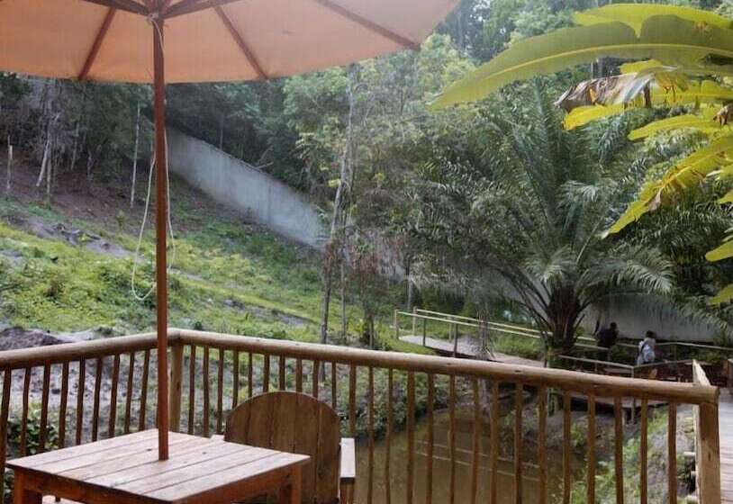 مسافرخانه Villa Sagui