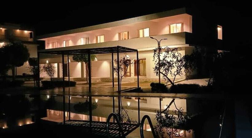 בית מלון כפרי Amayra The Luxury Farm