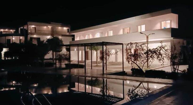 בית מלון כפרי Amayra The Luxury Farm