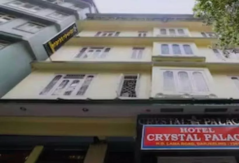 هتل Collection O Crystal Palace