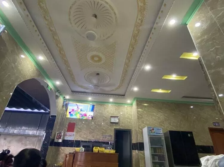 هتل Khach San Khanh Binh