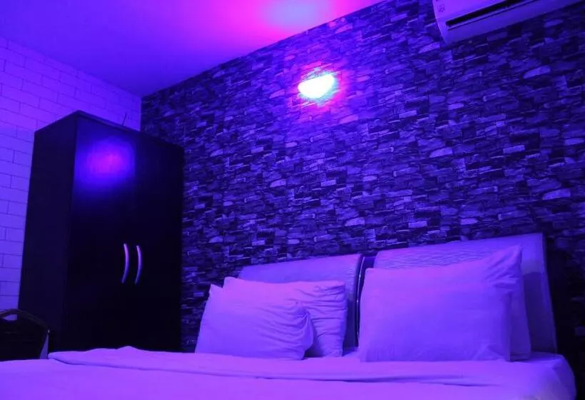 ホテル Mitos Luxury Suites  Somosu