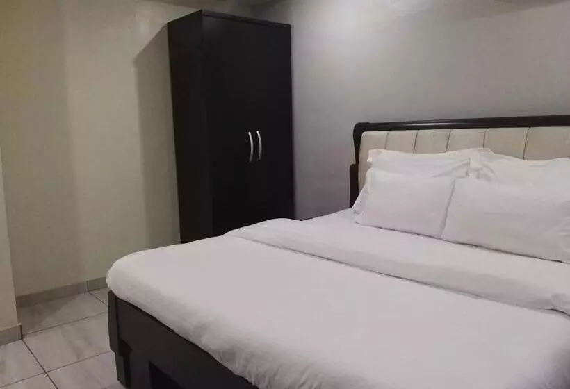 ホテル Mitos Luxury Suites  Somosu