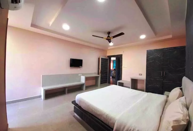 ホテル Nirmalya Inn