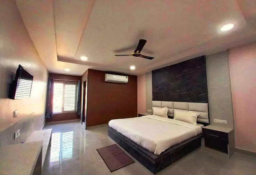 ホテル Nirmalya Inn