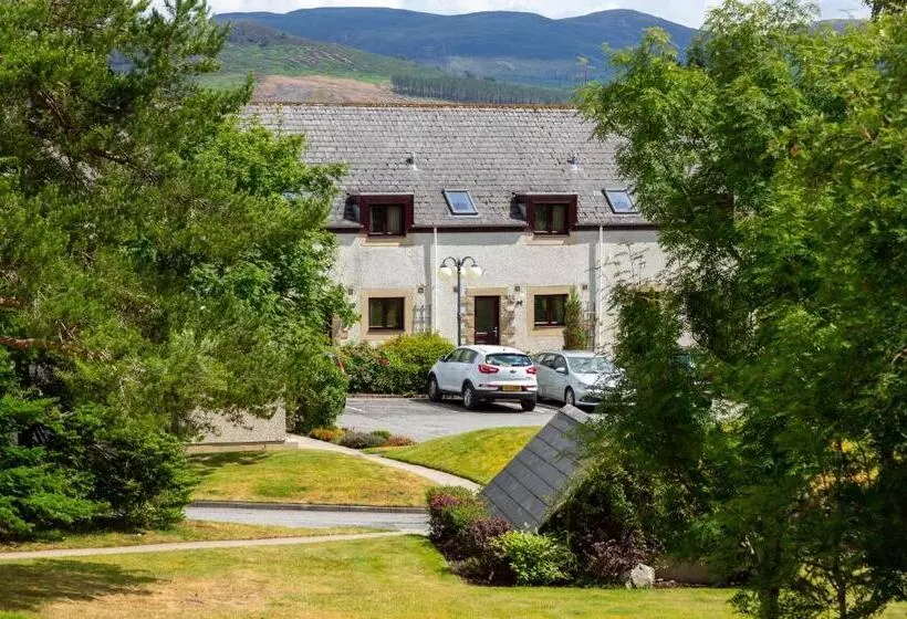 Hotelli Scandinavian Village Ltd