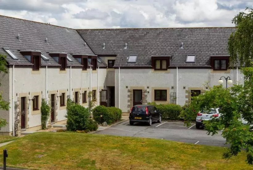 Hotelli Scandinavian Village Ltd