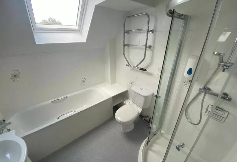 Hotelli Scandinavian Village Ltd