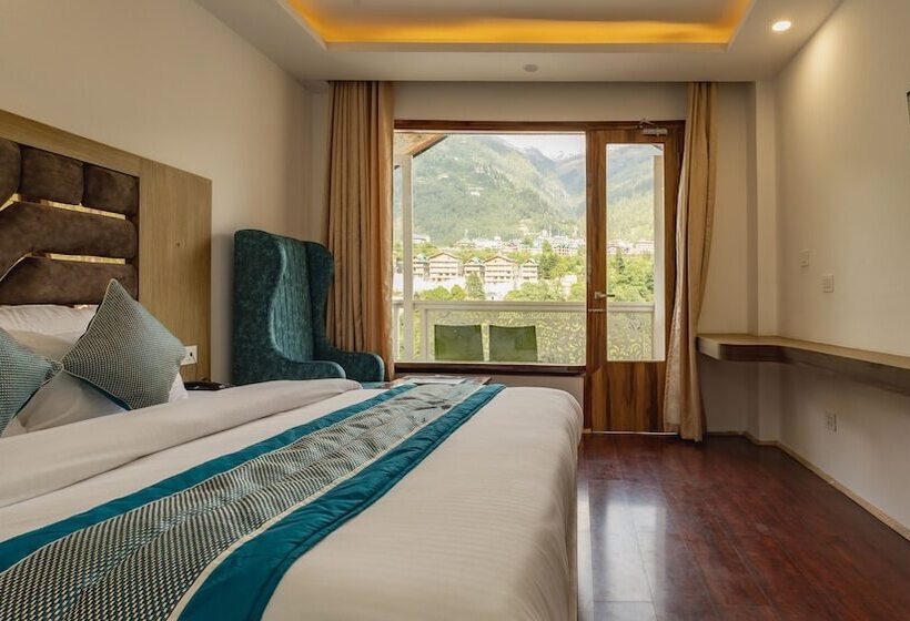 酒店 Snow White Regency, Manali
