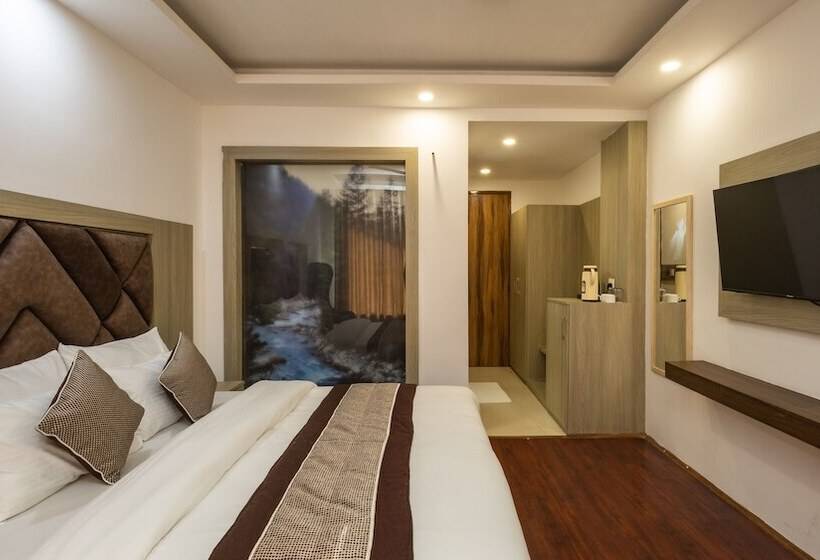 酒店 Snow White Regency, Manali