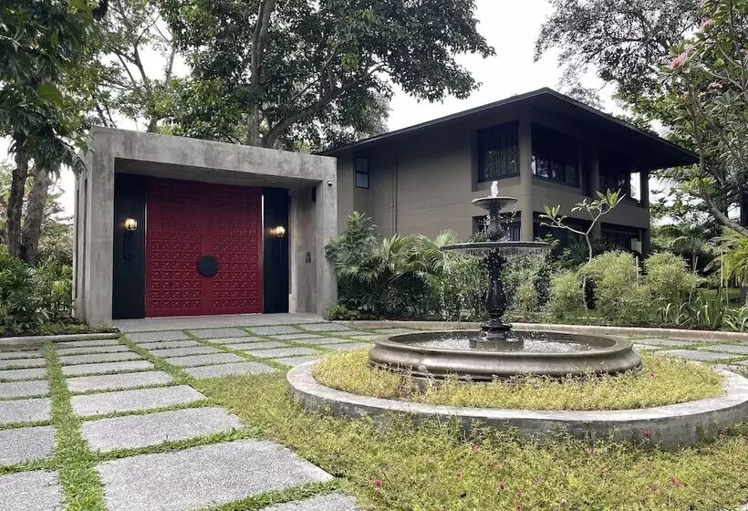 ホテル The Henry Resort Dumaguete